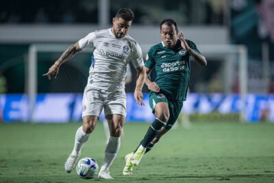 Vinicius marcando adversário na Serrinha