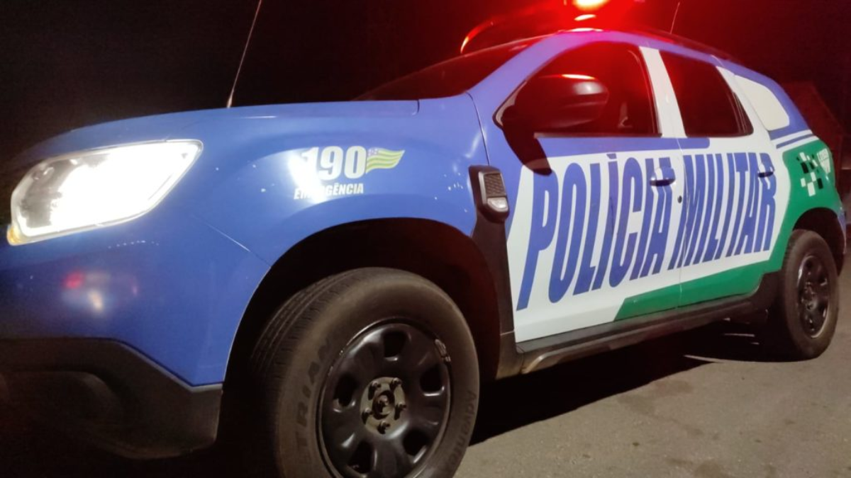 PM prende pessoas por confusão em boate de Goiânia