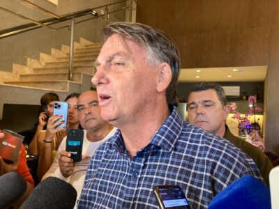 Bolsonaro vai ficar em silêncio em depoimento à PF, diz defesa
