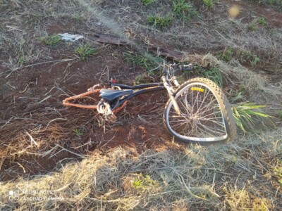 A bicicleta ficou destruída (Foto: Divulgação / PRF)