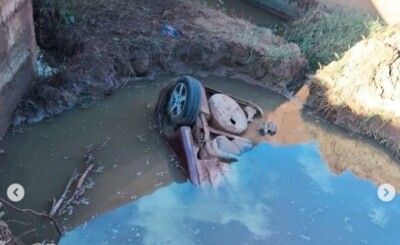 Capotamento seguido de queda de barranco mata família inteira em Doverlândia A polícia ainda não sabe o que teria provocado o acidente