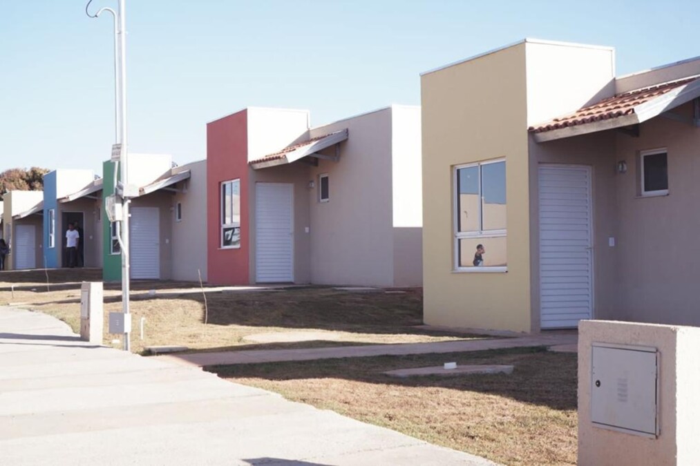 Hidrolândia recebe 50 casas a custo zero