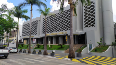 Bancada da OAB de Goiás vota para proibir que estagiário entreviste preso desacompanhado de advogado