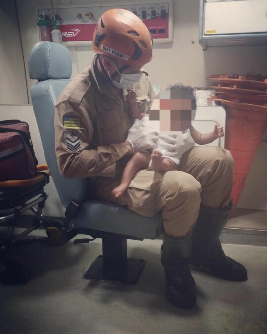 Bebe de 8 meses é resgatado após abandono em lote baldio de Senador Canedo Caso aconteceu no Jardim Todos Os Santos