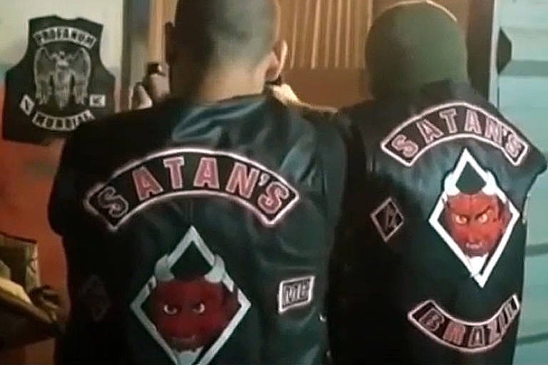 Membros de motoclube são presos por suspeita de apologia do nazismo no RJ Motociclistas usavam trajes com símbolo de Hitler