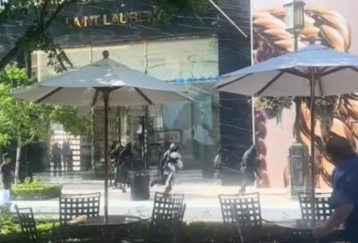 Quadrilha de 30 ladrões rouba R$ 1,5 milhão em produtos de loja da Yves Saint Laurent na Califórnia; vídeo