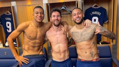 Relação tem nomes como Cristiano Ronaldo e Antoine Griezmann Neymar fica à frente de Messi na lista dos jogadores mais sexy de 2023