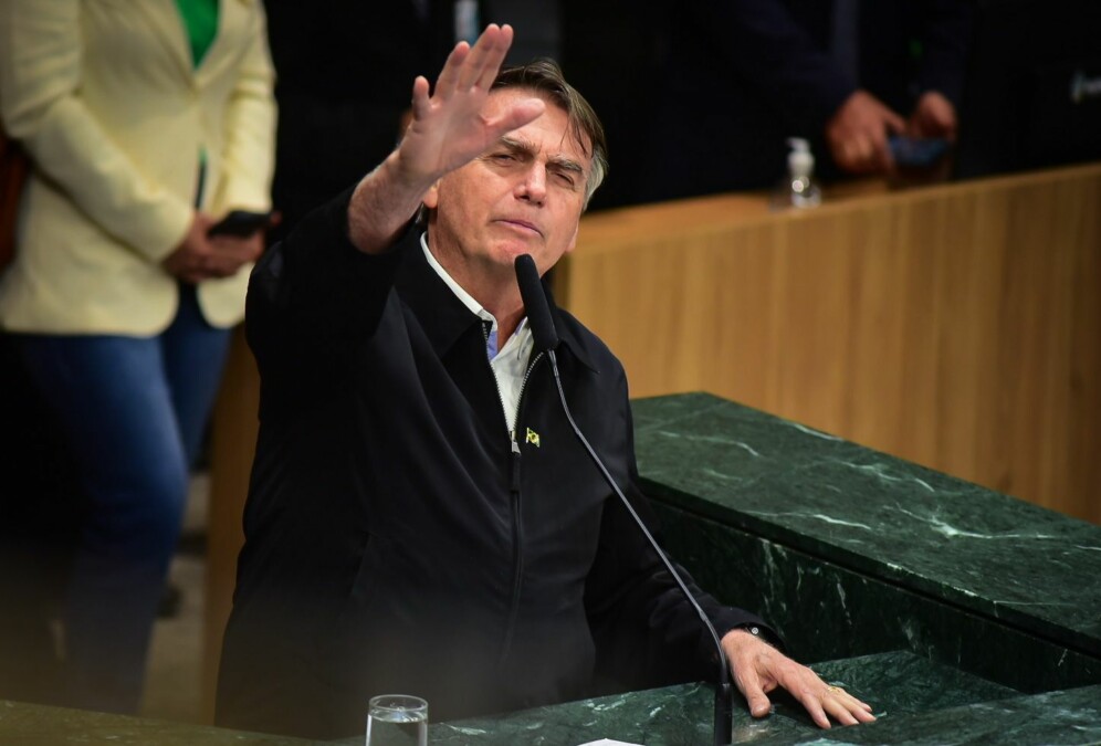Em discurso na Casa Legislativa, o ex-presidente não fez citações diretas às apurações sobre as joias, mas atacou o governo Lula (PT) e afirmou que "estamos vivendo momentos difíceis"