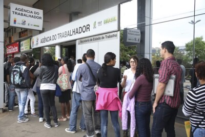 Desemprego recua a 7,9% no trimestre encerrado em julho, menor taxa para o período desde 2014