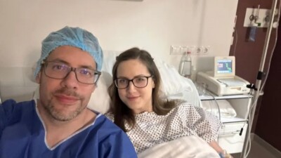 Mulher que nasceu com duas vaginas e dois úteros dá a luz ao primeiro filho Adel Varga é portadora de uma doença congênita rara