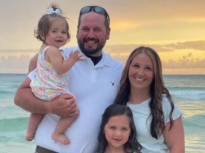 Mulher morre intoxicada após beber 2 litros de água em 20 minutos Ashley Summers ingeriu muito mais do que o recomendado por especialistas