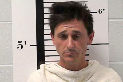 Ator de Hannah Montana é preso nos EUA por roubar salgadinho de batata Mitchel Musso se recusou a pagar por alimento