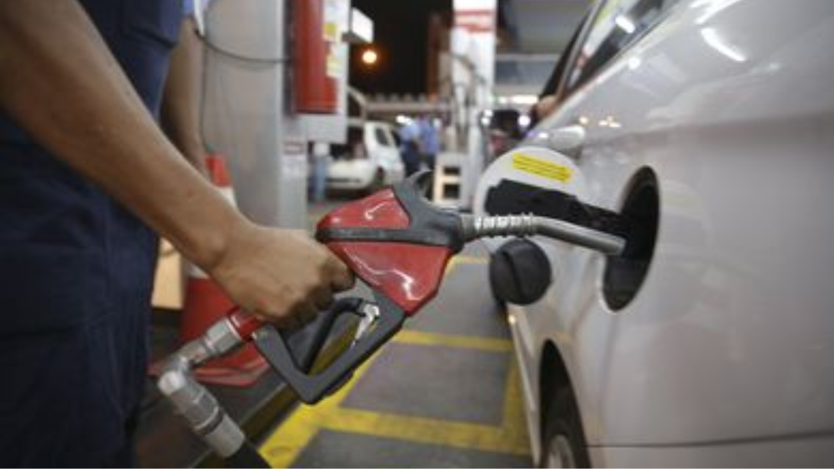 Em Goiás, gasolina fica estável, etanol em queda e diesel em alta em março