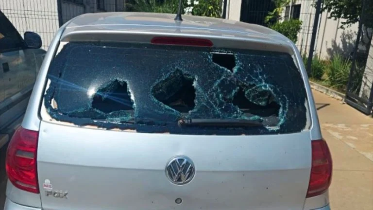 Mulheres protagonizam briga na frente de motel em Aparecida de Goiânia