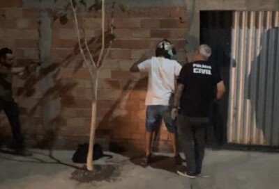 Jovem é preso por extorquir mãe de homem que lhe devia R$ 7 mil Vítima mudou de cidade com medo de ser morta