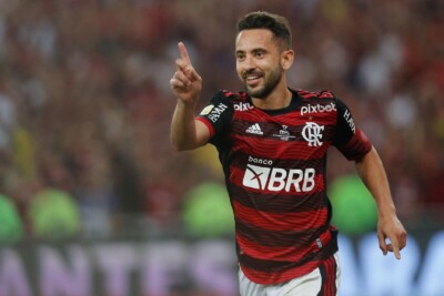 Everton Ribeiro comemorando gol pelo Flamengo