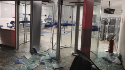 Morador de rua é preso após destruir agência bancária em Goiânia