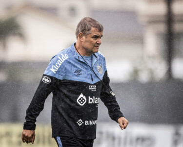 Treinador Diego Aguirre, do Santos FC