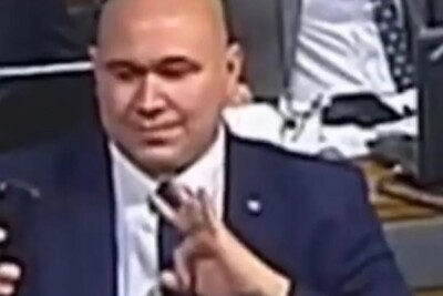 Deputados da base acusam bolsonarista de fazer gesto supremacista em CPI; ele nega