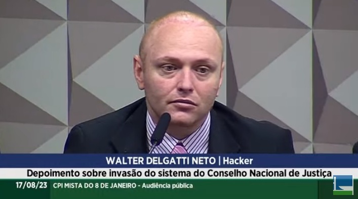 Advogado de hacker diz que Delgatti tem provas de encontro com Bolsonaro Defesa de Delgatti afirmou que alegações feitas à CPMI