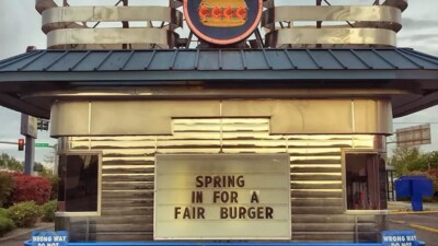 Três pessoas morrem após ingestão de milkshake com bactéria nos EUA Contaminação ocorreu devido à inadequada limpeza das máquinas