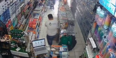 Celular explode na mão de cliente em loja de Goiânia; assista ao vídeo Apesar do susto, ninguém se feriu no local