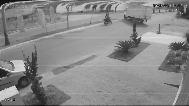 Adolescente morre após bater em caminhão em Itapuranga