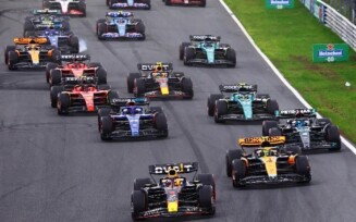 Carros da Frmula 1 durante GP da Holanda