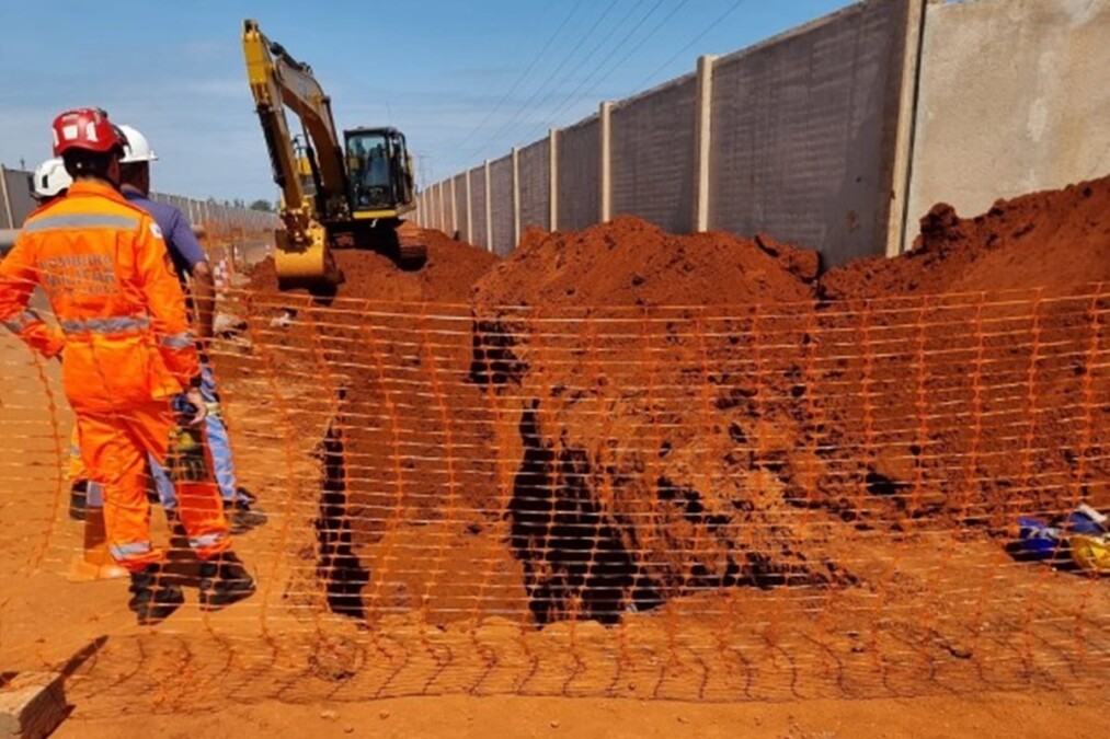 Trabalhadores ficam parcialmente soterrados em obra de Uberlândia
