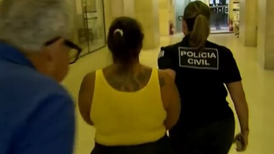 Presa é detida novamente por roubar celular de policial ao ser solta em SP A suspeita chegou a esconder o celular da escrivã