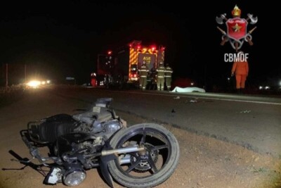Motociclista e passageiro morrem após colisão com ambulância na divisa de Goiás com DF
