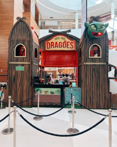 Parque temático Vila dos Dragões inspirada no filme "Como Treinar o Seu Dragão"