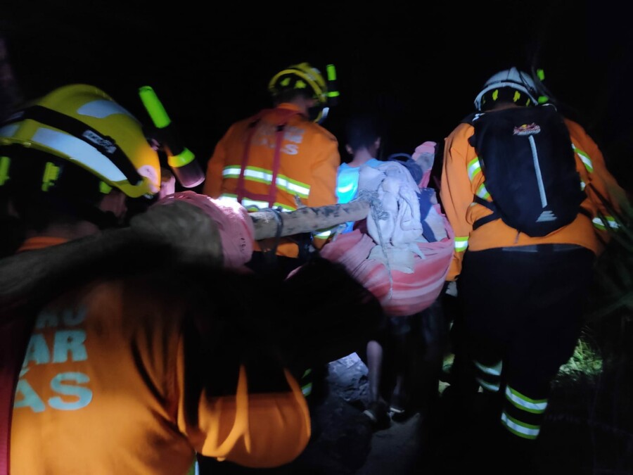 Homem de 42 anos morre afogado em cachoeira de Alto Paraíso O local onde o corpo se encontrava era de acesso extremamente difícil