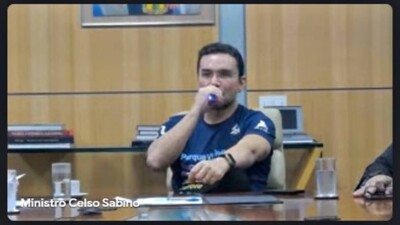 Usado por ministro em reunião, vape segue sem regulamentação no Brasil Produto é proibido pela Anvisa desde 2009