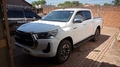 Cantor foi sequestrado por grupo de falsos policiais civis, em Goiânia Grupo obrigou a vítima a repassar R$ 15 mil