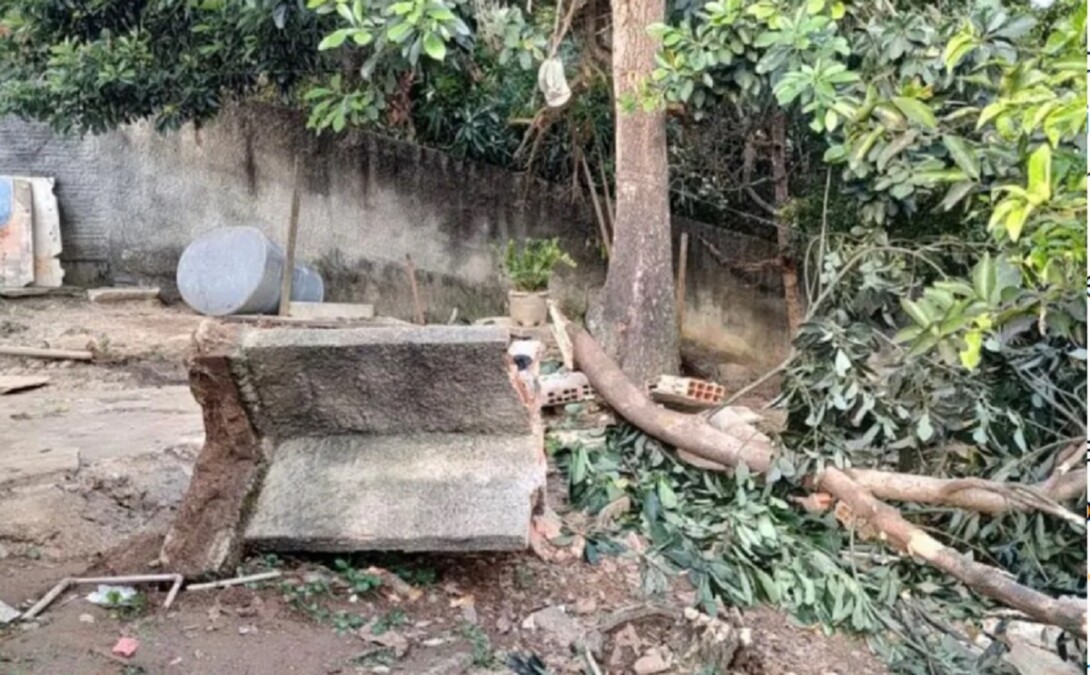 Estrutura que caiu em Corumbá de Goiás