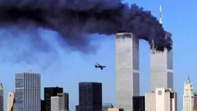 Momento em que segundo avião atinge torres do World Trade Center, durante os atentados de 11 de setembro, nos EUA (Foto: reprodução)