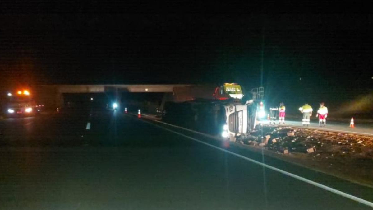 Motorista de carreta morre em acidente de trânsito na BR-050, em Catalão