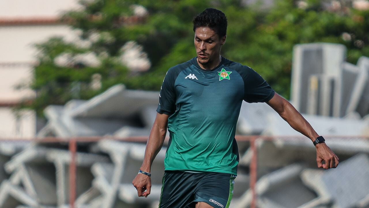 Ex-Fluminense, Zagueiro Reginaldo Trabalha Forte Nas Férias E Vive ...