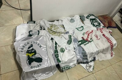 Operação mira torcedores do Goiás que agrediram rivais do Vila Nova dentro de ônibus, em Aparecida Agressões ocorreram em abril