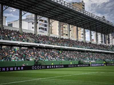 Torcedores presentes no estádio Hailé Pinheiro 2023