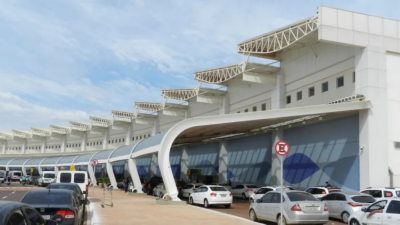 Funcionária é demitida do Aeroporto de Goiânia após colega de trabalho denunciar caso de racismo