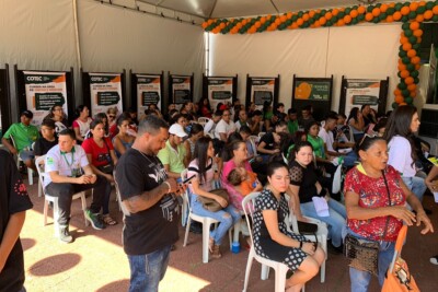 Feirão de empregos na Praça Cívica, em Goiânia, oferece mais de 10 mil vagas