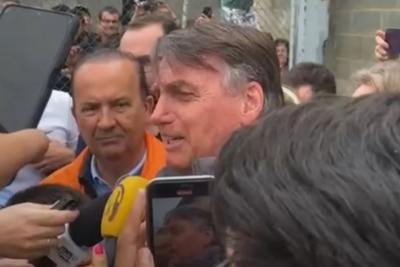Bolsonaro em coletiva de imprensa em Blumenau (SC) — Foto: Reprodução
