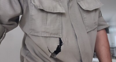 Homem é preso por esfaquear PM e perseguir estudantes com faca, em Doverlândia A faca usada nos crimes, com manchas de sangue, foi apreendida