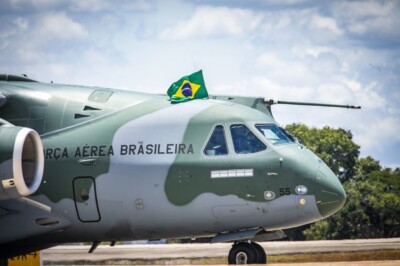 KC-30, da Força Aérea Brasileira, pousou às 4h no Rio de Janeiro Chega ao Brasil 8º voo de repatriação de brasileiros vindos de Israel