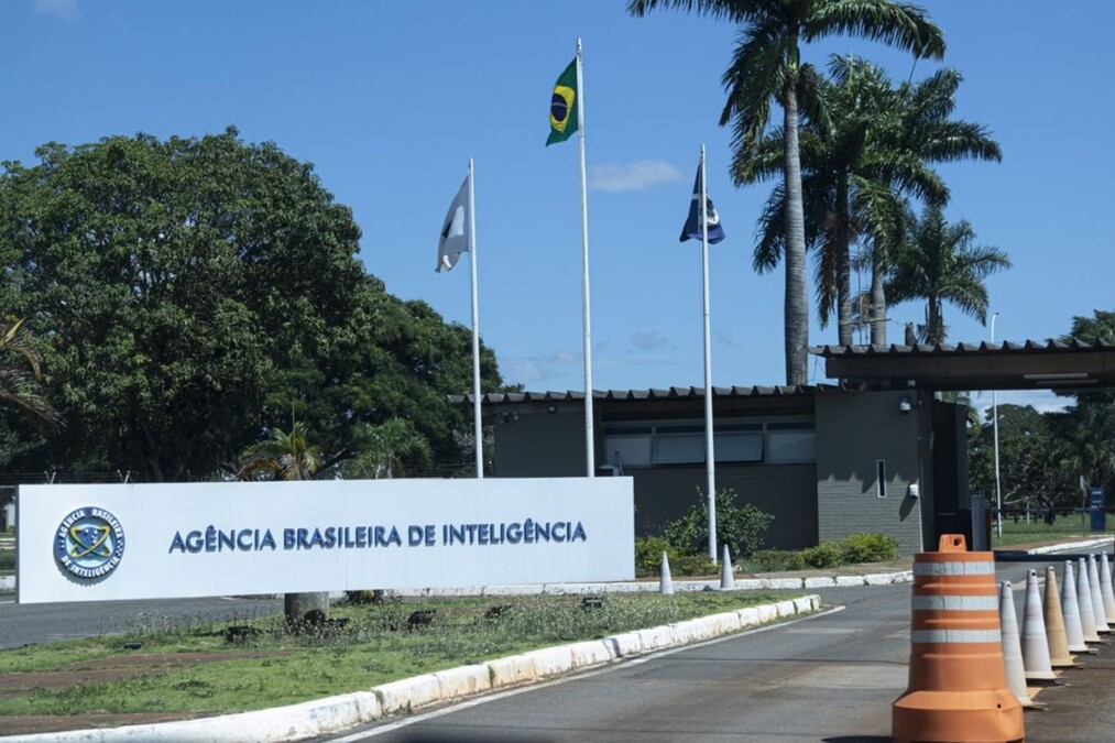 Relatório da CPI do 8 de Janeiro alertou para Abin paralela sob Bolsonaro enfraquecimento da agência foi proposital criação de órgão paralelo