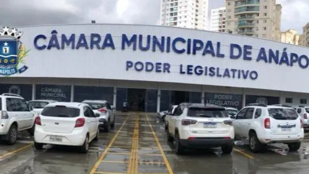 Câmara de Anápolis divulga concurso público com salário de até R$ 5 mil