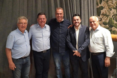 Com a presença de Marconi Perillo e José Machado, Léozao é filiado ao PSDB