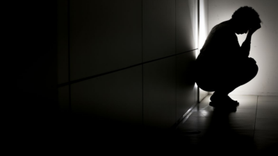 Mulher finge receber cesta básica e entrega carta denunciando companheiro por agressão, em Valparaíso